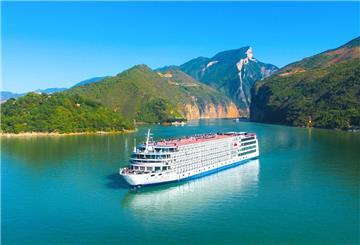 Das Schiff "Century Victory" auf dem Jangtse-Fluss. 