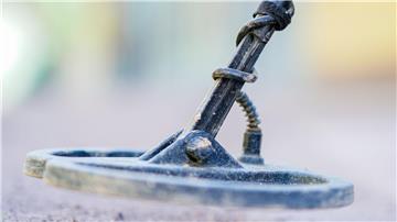 Ein Sondengänger entdeckte bei Hildesheim einen römischen Silberschatz – und hielt ihn jahrelang versteckt. (Symbolbild)