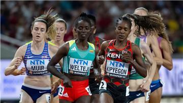 Ein Start der Äthiopierin Diribe Welteji (vorne) bei der Leichtathletik-WM in Tokio ist offen. (Archivbild)
