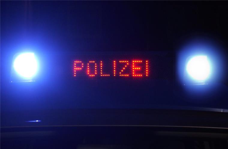Ein Streit ist in Bremerhaven vor einem Krankenhaus eskaliert: Eine Frau wurde von Männern bedroht. 
