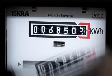 Ein Stromzähler zeigt die verbrauchten Kilowattstunden an.