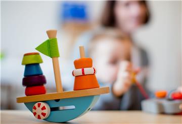 Ein Stück Normalität kehrt für Eltern und Kinder am Montag zurück, wenn die Krippen und Kindergärten den Notbetrieb beenden und für alle Kinder öffnen.