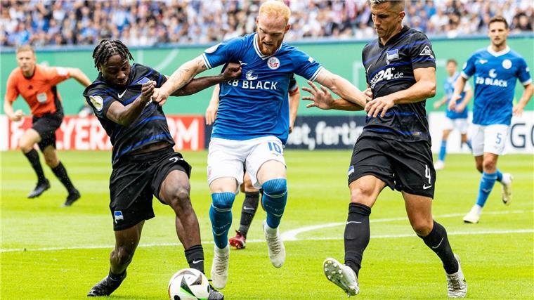 Trotz Patzer: Hertha siegt verdient in Rostock Ein umkämpftes Spiel lieferten sich Hansa und Hertha.