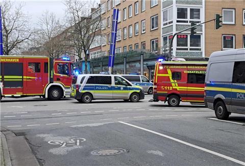 Ein Unfall an der Lloydstraße Ecke Bürgermeister-Smidt-Straße sorgt für Stau und Busausfälle.