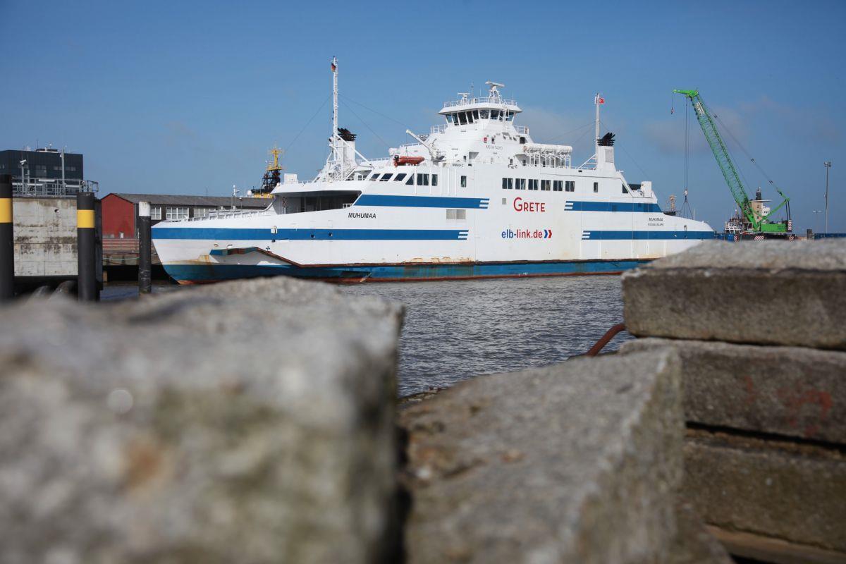 Neue Hoffnung für die Elbfähre Cuxhaven - Brunsbüttel Ein Unternehmen soll an dem Betrieb der Fährverbindung zwischen Cuxhaven und Brunsbüttel interessiert sein.