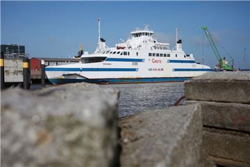 Ein Unternehmen soll an dem Betrieb der Fährverbindung zwischen Cuxhaven und Brunsbüttel interessiert sein.