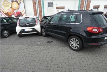 Ein Verkehrsunfall in Schiffdorf auf dem Supermarktparkplatz.