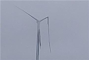 Ein weiterer Flügel des Windrads bei Alfstedt ist abgeknickt.