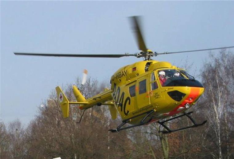 Ein Weser-Metall-Mitarbeiter wurde mit einem Hubschrauber ins Krankenhaus gebracht.