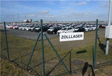 Ein Zolllager ist im Fischereihafen für koreanische Importfahrzeuge eingerichtet worden.