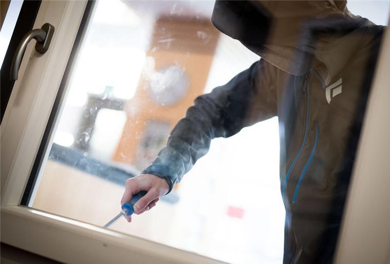 Einbrüche in Geschäften in Bad Bederkesa: Die Polizei sucht nach Zeugen.