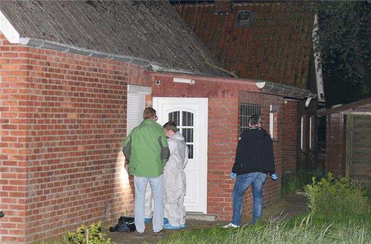 Eine 31-jährige Frau, die getrennt von ihrem Mann lebte, wurde tot in ihrem Haus in Wischhafen gefunden.