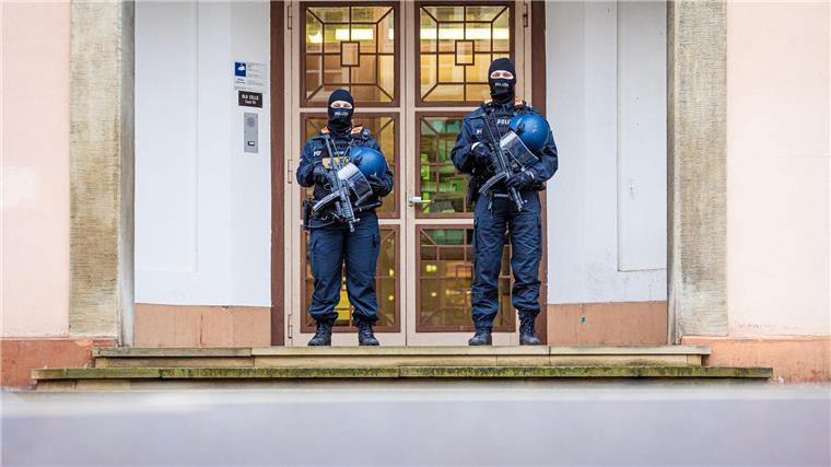 Reue gezeigt: Syrien-Rückkehrerin erhält Bewährungsstrafe Eine 42 Jahre alte frühere Islamistin wurde wegen ihrer Beteiligung an der Terrormiliz IS vom Oberlandesgericht Celle verurteilt. (Archivbild)