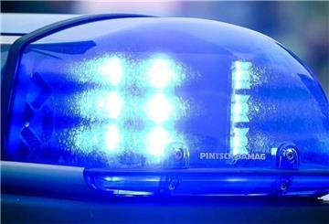 Eine 58-jährige Frau ist am Donnerstag beim Einkaufen in einem Discounter am Nord-West-Ring bestohlen worden. Das berichtet die Polizei (Symbolbild).