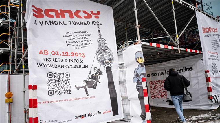 Eine Ausstellung in Berlin widmet sich dem unbekannten Streetart-Künstler Banksy.