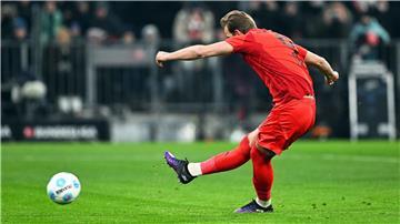Eine Bank vom Elfmeterpunkt: Harry Kane.