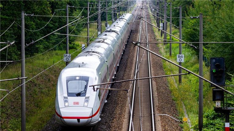 Bombenentschärfung in Hannover - Verspätungen im Fernverkehr Eine Bombenentschärfung in Hannover hat den Fernverkehr beeinträchtigt. (Archivbild)