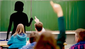 Eine Bremerhavener Lehrerin sagt, wie der Alltag wirklich an den Schulen aussieht.