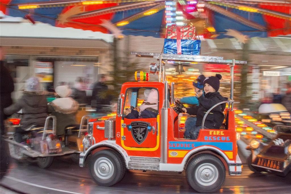 Eine Fahrt im Karussell habt die Stimmung deutlich.