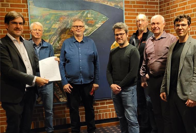 Nordenhamer einig gegen Weservertiefung Eine gemeinsame Erklärung gegen die Weservertiefung legen Bürgermeister und Ratsfraktionen vor.