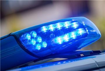 Blaulicht auf Polizeifahrzeug
