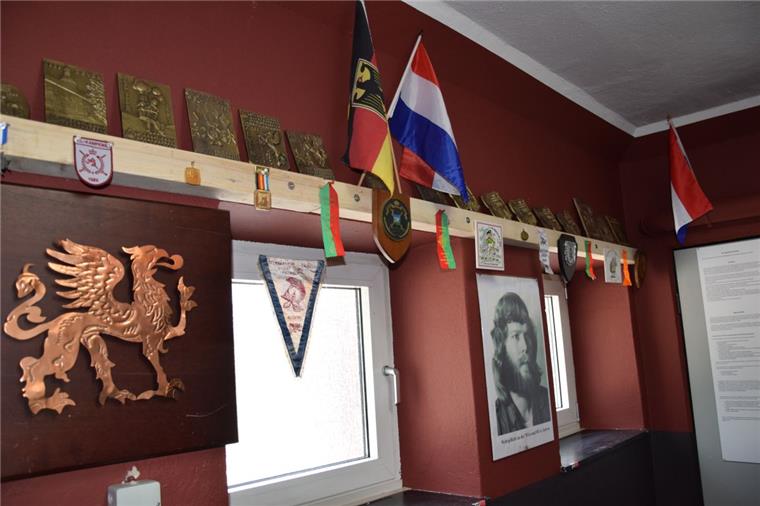 Seedorf: Bundeswehr weiht niederländische Ecke in der Kaserne ein Eine neue Dauerausstellung in der Kaserne Seedorf berücksichtigt nun auch die 43 Jahre der Stationierung niederländischer Truppen am Standort.
