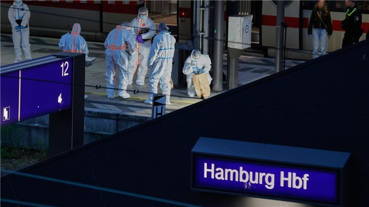 Messerangriff in Hamburg: Was einen Monat danach bekannt ist Eine offenbar psychisch kranke Frau räumte die Tat gegenüber dem Haftrichter ein. (Archivbild)