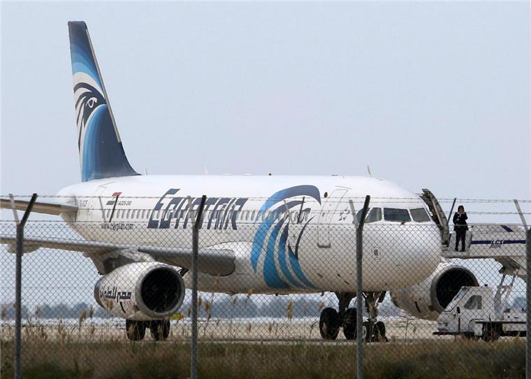 Ägyptisches Flugzeug mit 69 Menschen an Bord vermisst Eine Passagiermaschine der Fluggesellschaft Egypt Air wird vermisst. Der Airbus 320 ist in der Nacht zu Donnerstag vom Radar verschwunden.