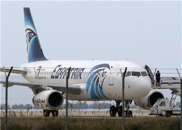 Eine Passagiermaschine der Fluggesellschaft Egypt Air wird vermisst. Der Airbus 320 ist in der Nacht zu Donnerstag vom Radar verschwunden. 