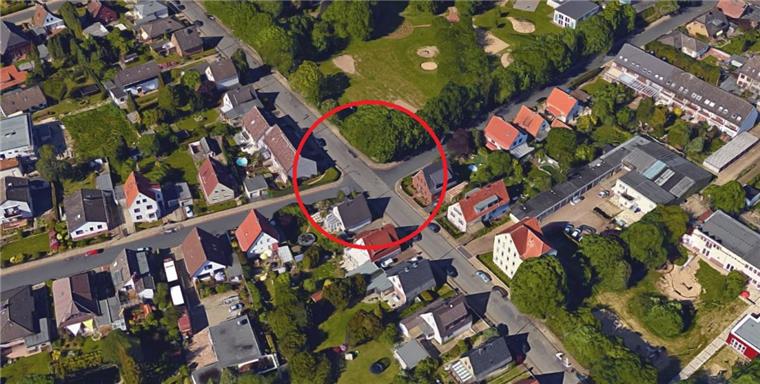Eine Radfahrerin wurde bei einem Unfall an der Kreuzung Dreibergen/Thunstraße in Wulsdorf verletzt.