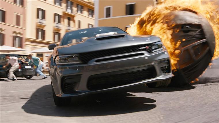 Das sind die Streaming-Tipps für die Woche Eine rollende Riesenbombe soll die Stadt in Schutt und Asche legen - Szene aus „Fast & Furious 10“.