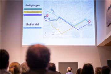 Eine Smartphone-App soll es ermöglichen, barrierefreie Zugänge zu beispielsweise touristischen Attraktionen als Karte darzustellen.