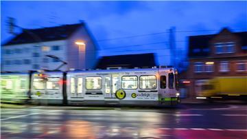 Eine Stadtbahn der Hannoverschen Verkehrsbetriebe.