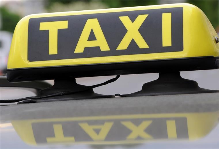 Eine Taxifahrt nach Bremen wurde für einen Rentner zum Problem.