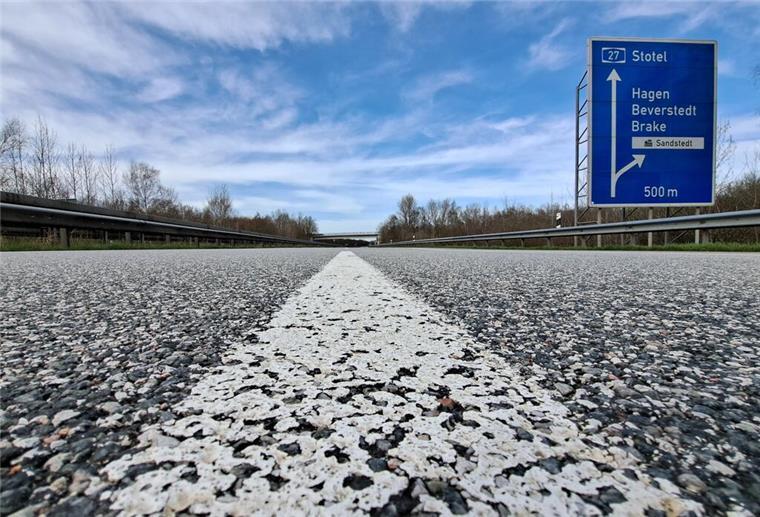 Die nächsten Arbeiten nah der A27! Hier wird ab Dienstag eine Auffahrt gesperrt Blick auf die A27. Eine Auffahrt wird in den nächsten Tagen gesperrt.