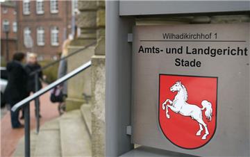 Einem 37-jährigen Syrer wird zur Last gelegt, im Cuxhavener Musikerviertel einen Landsmann erstochen zu haben. Der Prozess findet am Landgericht Stade statt. 
