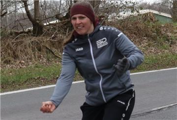 Einen Rekord im Frauenfeld stellte die Schweewarderin Katrin Simon in der Hauptklasse mit der Gummikugel auf (1742 Meter).