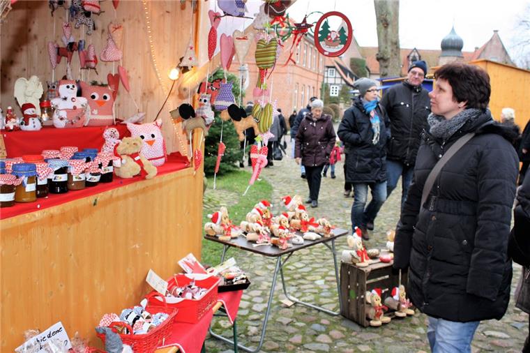 Ist der Beerster Weihnachtsmarkt zu klein? Einen Weihnachtsmarkt wird es in Beers auch in diesem Jahr wieder zwischen Amtshaus und Amtsscheune geben. Das Areal ist zwar klein, bietet aber im Gegenzug einzigartige Atmosphäre.