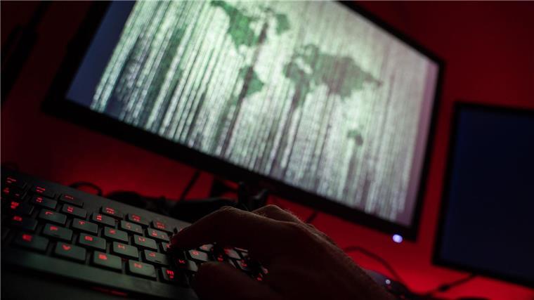 Firmenchef-Umfrage: Über 70 Prozent fürchten Cyberangriff Einer Firmenumfrage zufolge sehen sich die meisten Unternehmen in Deutschland nur unzureichend vor Cyberangriffen geschützt.