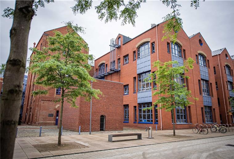 Weiter Bewerbungen für Studium in Bremerhaven möglich Eines der wichtigsten Einzugsgebiete der Hochschule Bremerhaven ist Niedersachsen. Dass dort der Abiturjahrgang praktisch ausfällt, schlägt sich in den Bewerbungszahlen nieder.