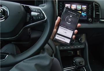 Die Standheizung eines Autos lässt sich mit einer Smartphone-App anschalten.