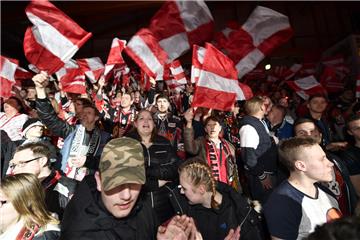 Einige Fans der Fischtown Pinguins stören sich daran, dass in der DEL nun auch d...