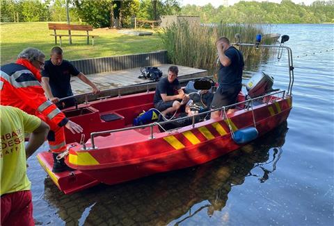 Einsatz für die Berufsfeuerwehr Bremerhaven im Kreidesee.