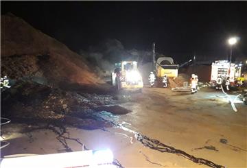 Einsatz für die Feuerwehr auf einem Recyclinghof in Spaden.