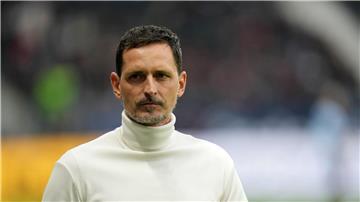 Eintracht Frankfurts Trainer Dino Toppmöller erwartet in der Europa League ein schwieriges Heimspiel.