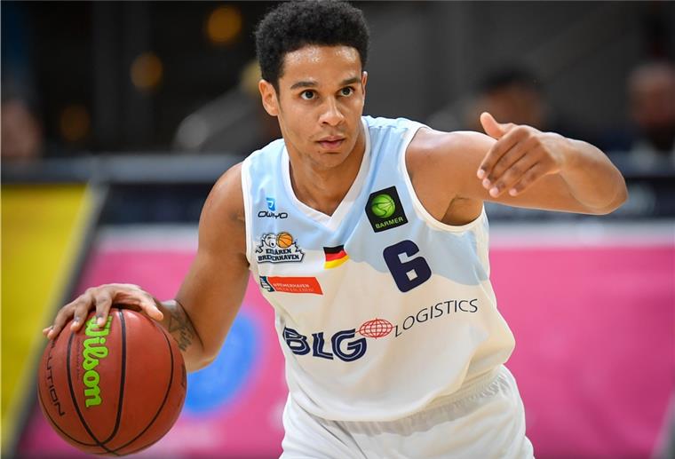 Eisbären-Profi Anthony Canty steckt viel Herzblut in sein Integrationsprojekt „Breaking Borders“.