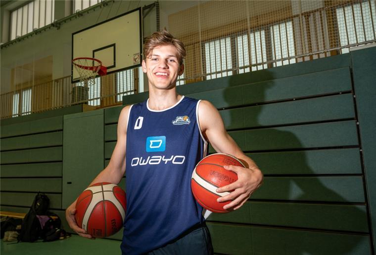 Basketball-Talent Carlo Meyer macht auf sich aufmerksam Eisbären-Talent Carlo Meyer spielt für die deutsche U21-Auswahl 3x3-Basketball und will es in den Zweitliga-Kader der Bremerhavener schaffen.