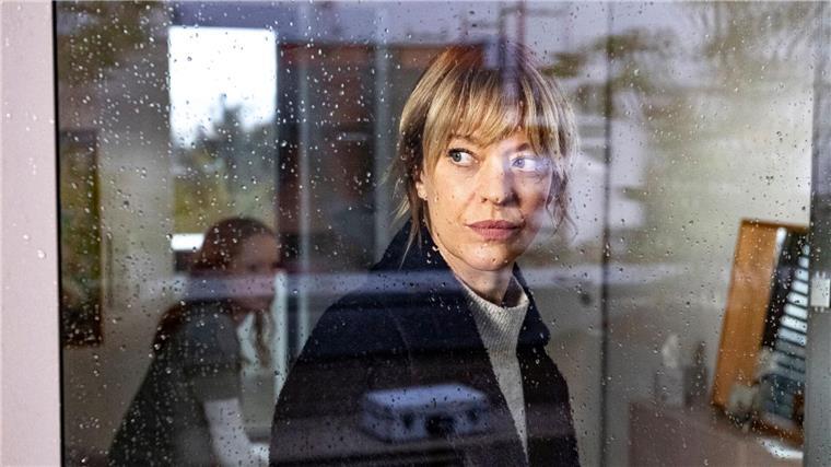 Ellen Berlinger (Heike Makatsch) in einer Szene aus „Tatort: Aus dem Dunkel“.