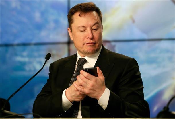 Sheryl Crow verkauft Tesla - aus Protest gegen Musk Elon Musk hatte sich auf X dafür ausgesprochen, die staatliche Unterstützung für den öffentlichen Rundfunk zu kürzen. (Archivfoto)