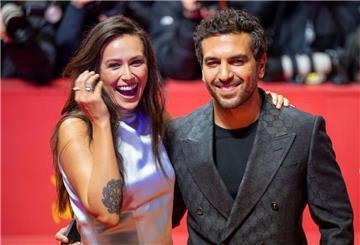 Elyas M’Barek und Jessica Riso genießen das Leben in New York.